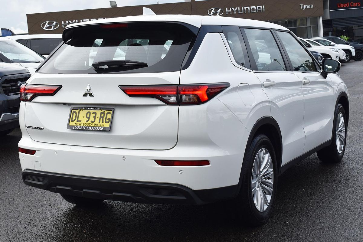 2024 Mitsubishi Outlander ES ZM