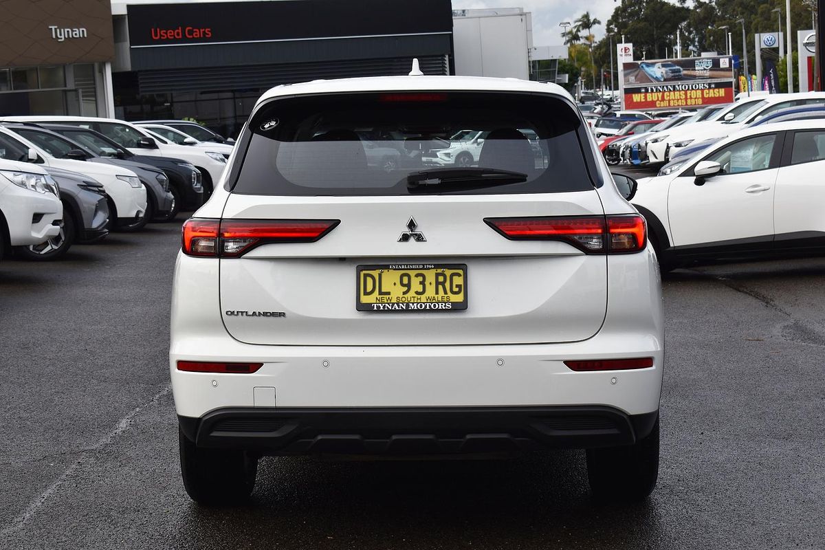 2024 Mitsubishi Outlander ES ZM