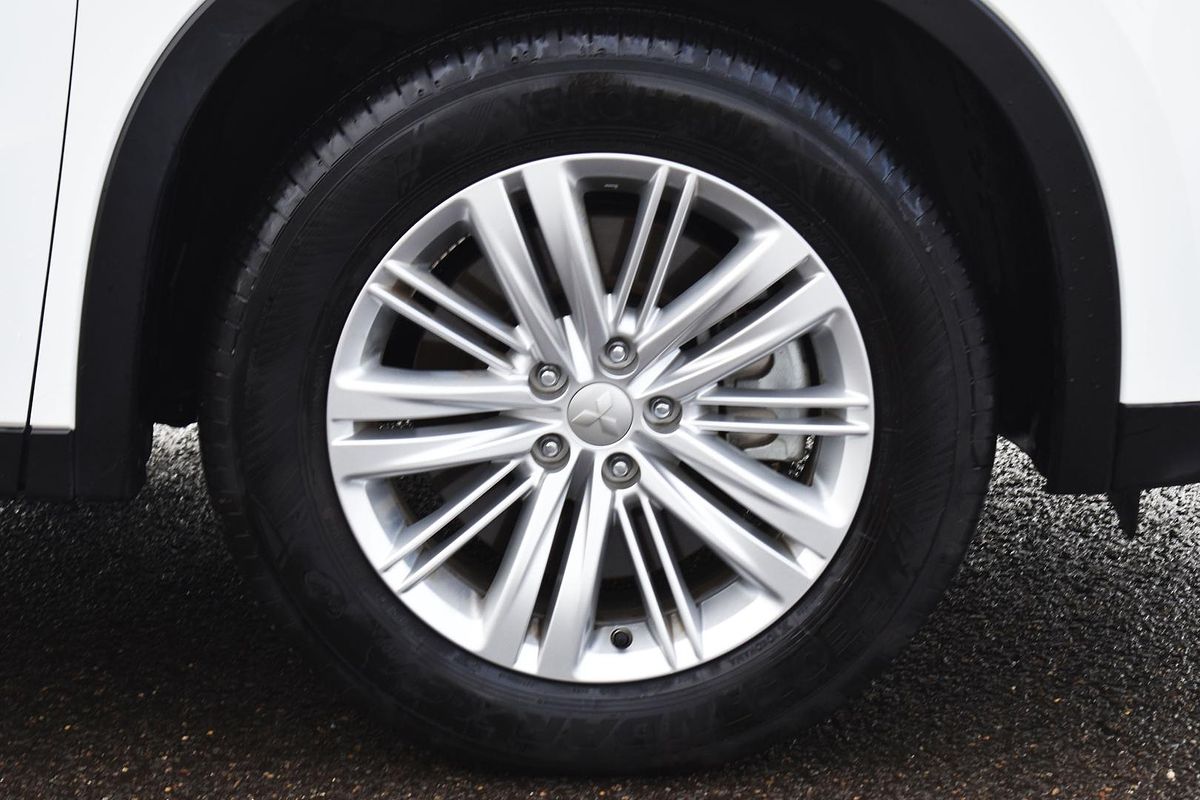 2024 Mitsubishi Outlander ES ZM