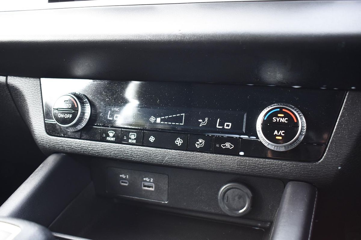 2024 Mitsubishi Outlander ES ZM