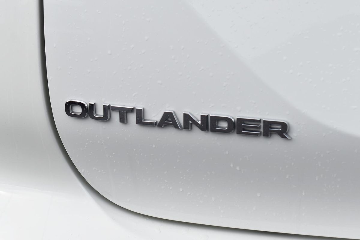 2024 Mitsubishi Outlander ES ZM