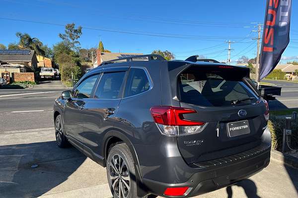 2024 Subaru Forester 2.5i Premium S5