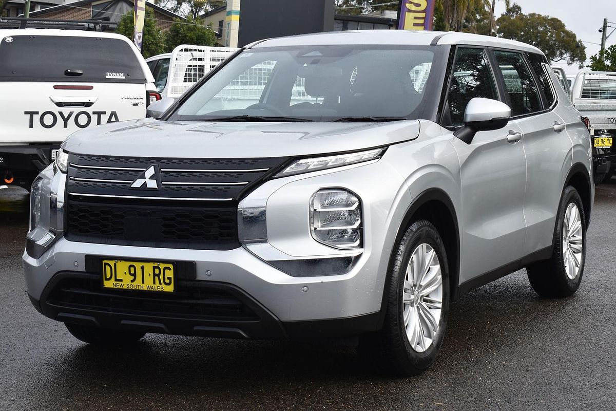 2024 Mitsubishi Outlander ES ZM