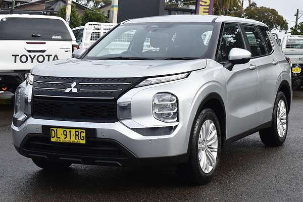 2024 Mitsubishi Outlander ES ZM