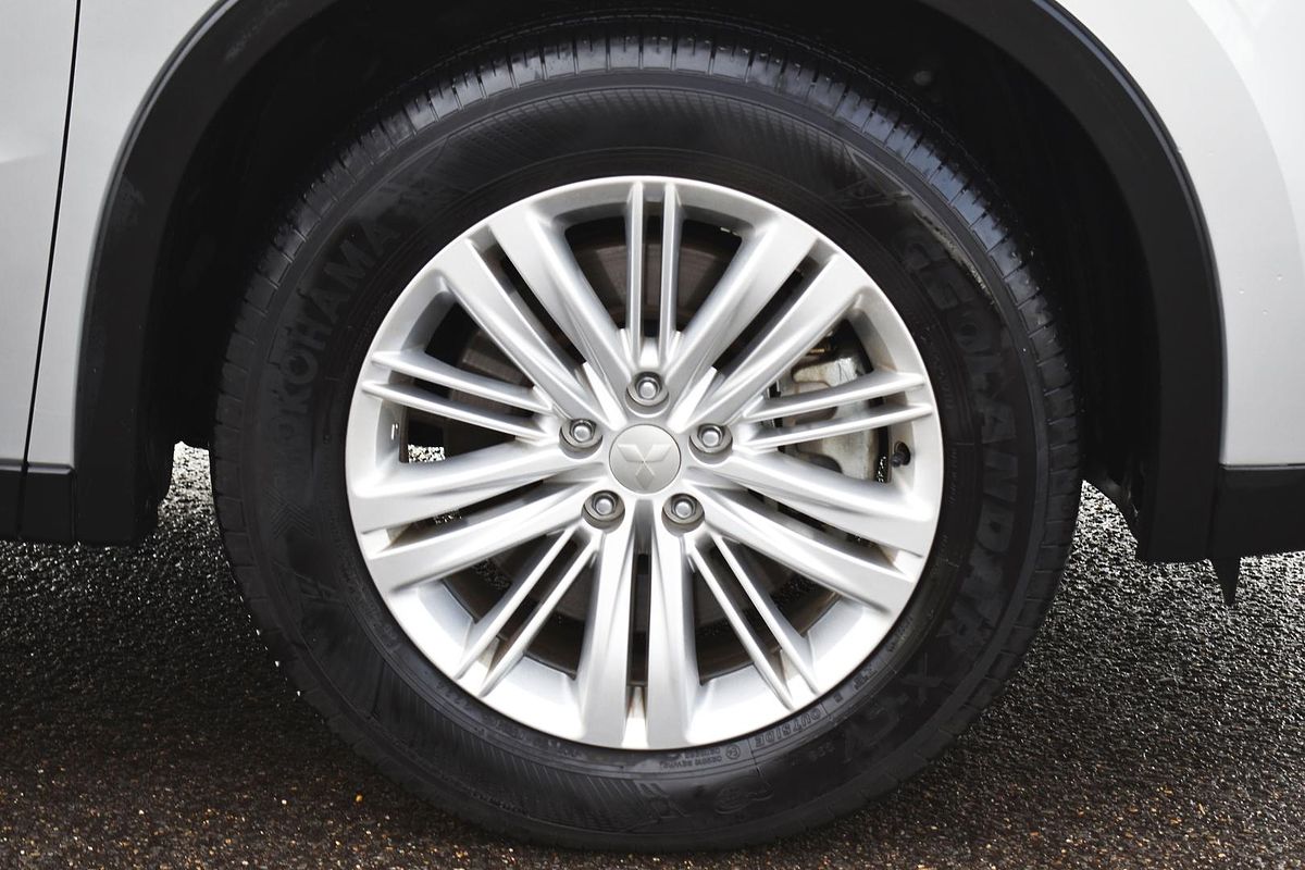 2024 Mitsubishi Outlander ES ZM