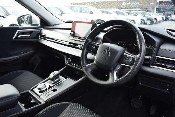 2024 Mitsubishi Outlander ES ZM