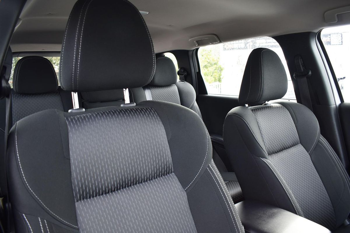 2024 Mitsubishi Outlander ES ZM