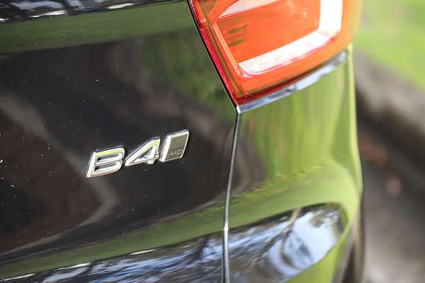 2023 Volvo XC40 Ultimate B4 Bright