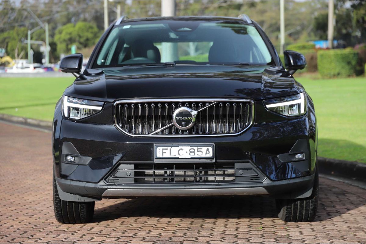 2023 Volvo XC40 Ultimate B4 Bright