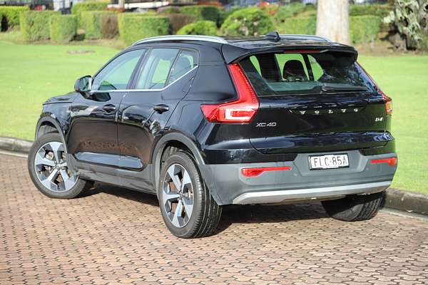 2023 Volvo XC40 Ultimate B4 Bright