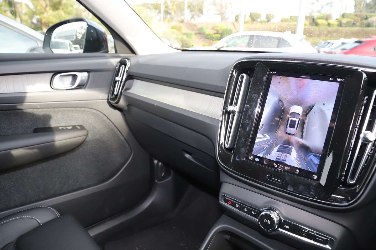 2023 Volvo XC40 Ultimate B4 Bright