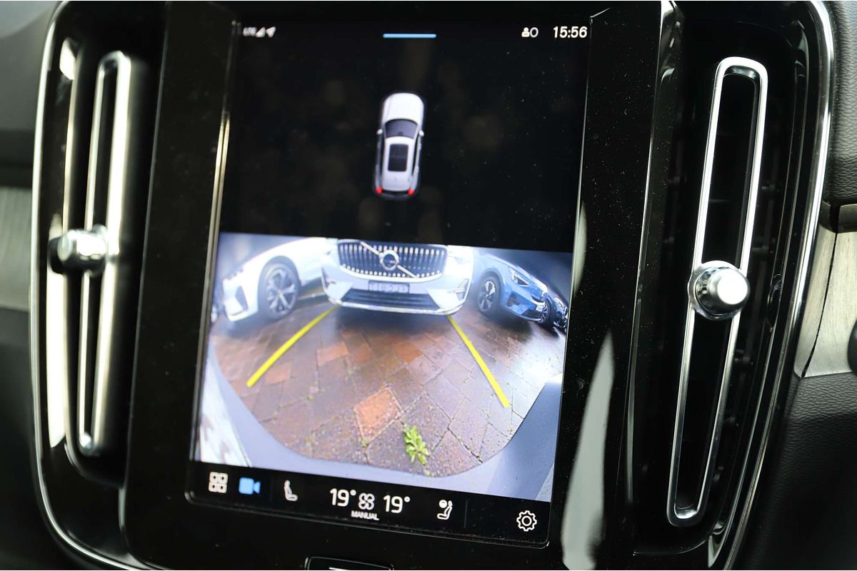 2023 Volvo XC40 Ultimate B4 Bright