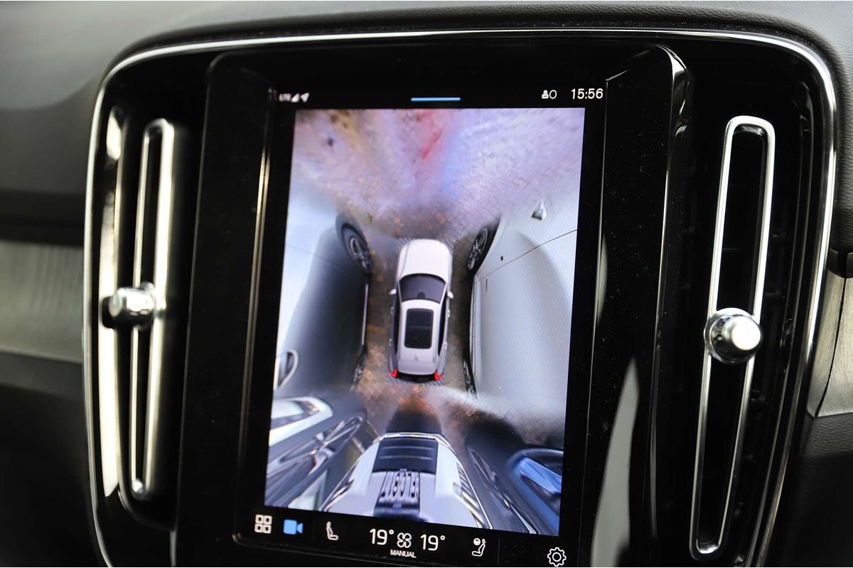 2023 Volvo XC40 Ultimate B4 Bright
