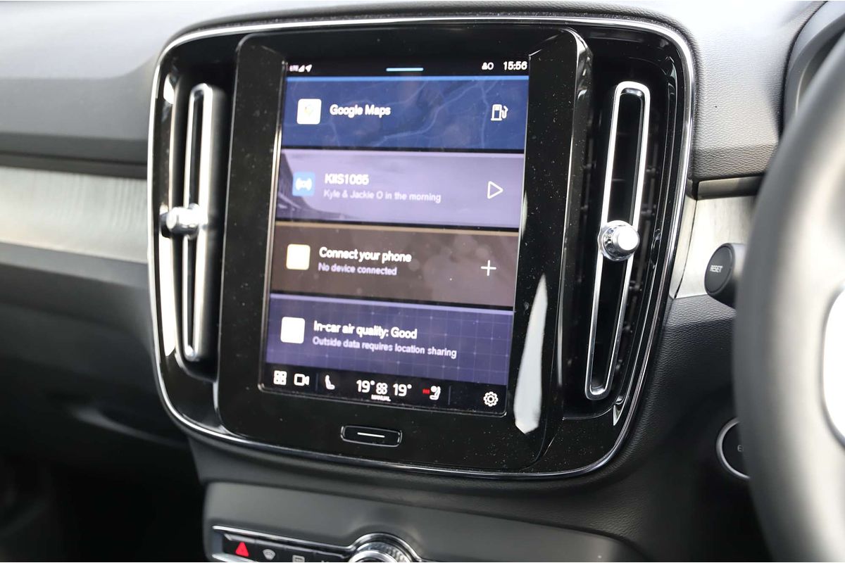 2023 Volvo XC40 Ultimate B4 Bright