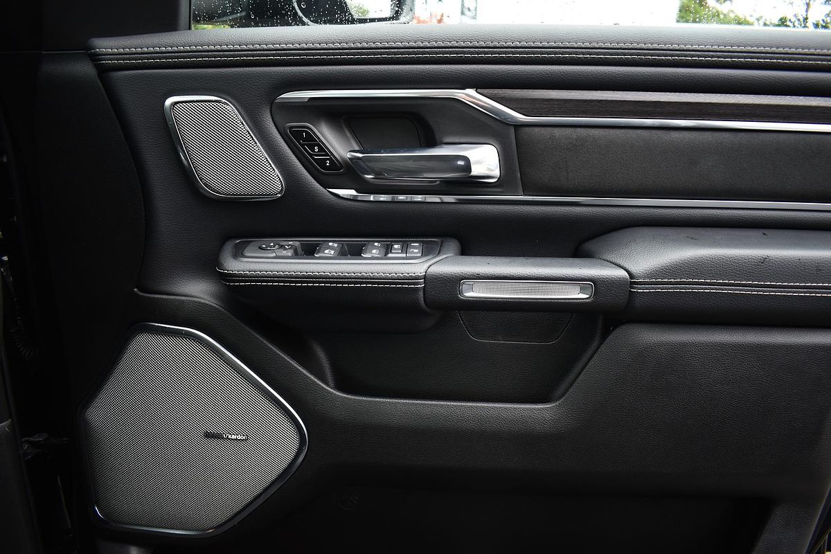 2025 RAM 1500 Laramie Sport Hurricane SO RamBox DT 4X4 SWB