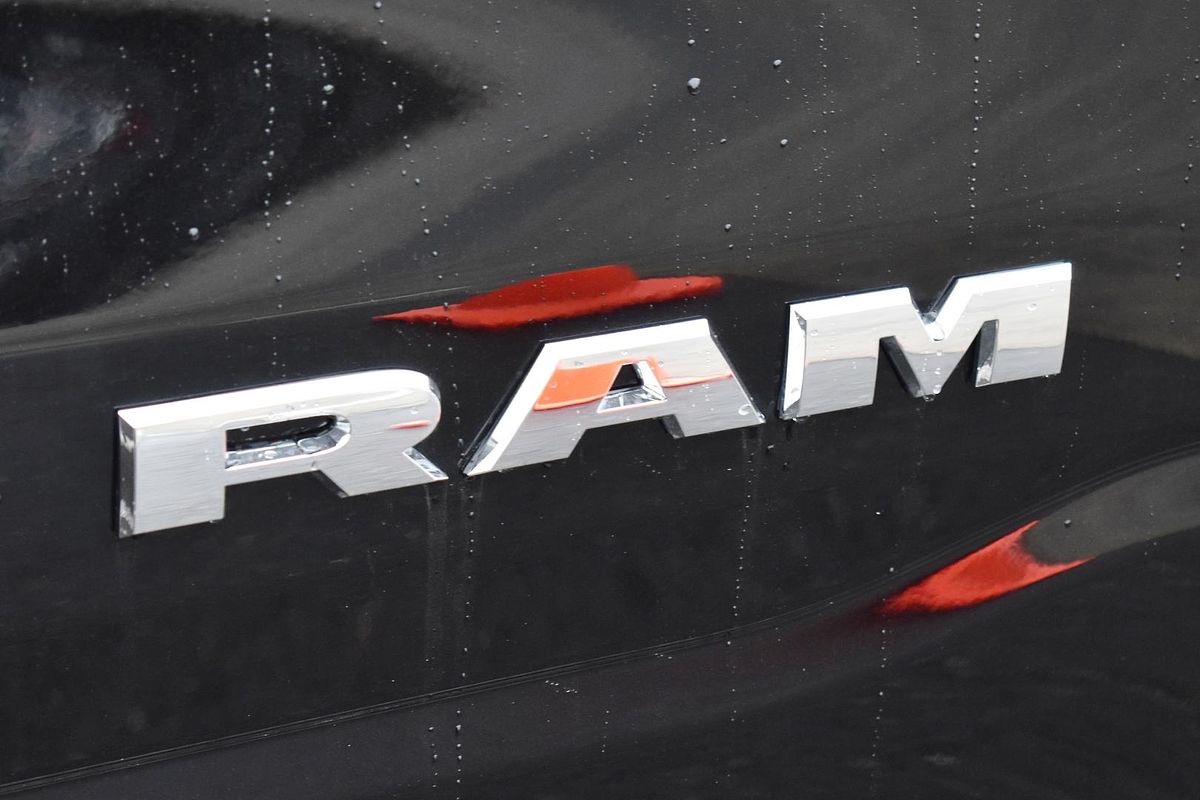 2025 RAM 1500 Laramie Sport Hurricane SO RamBox DT 4X4 SWB