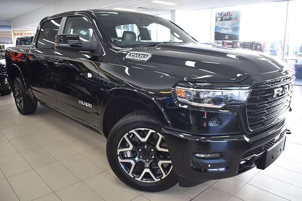 2025 RAM 1500 Laramie Sport Hurricane SO RamBox DT 4X4 SWB