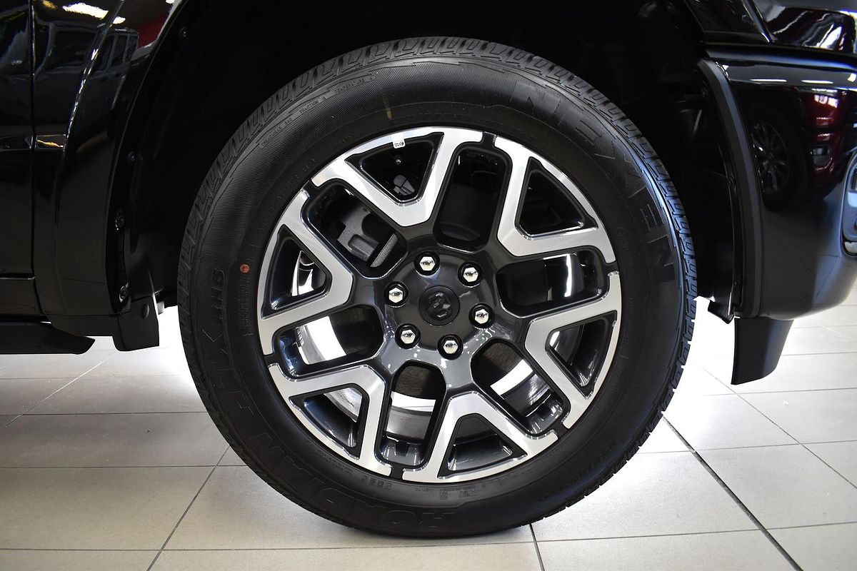 2025 RAM 1500 Laramie Sport Hurricane SO RamBox DT 4X4 SWB