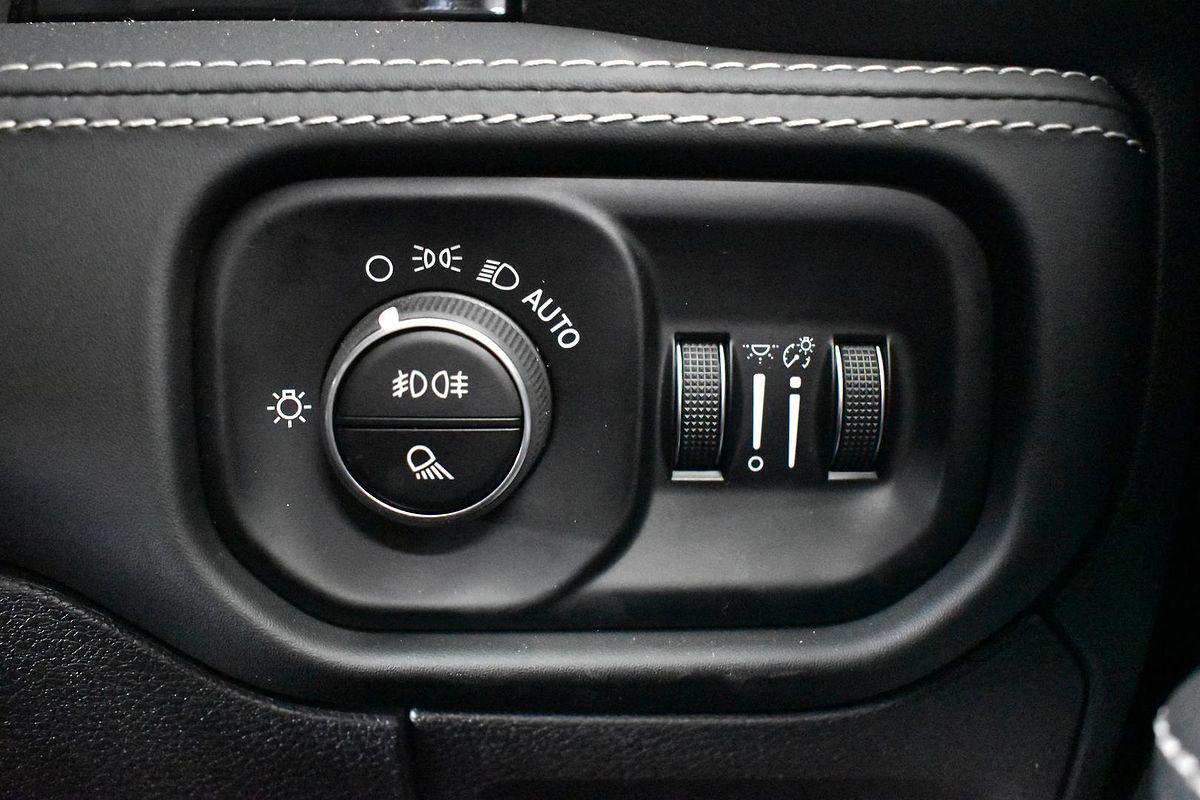 2025 RAM 1500 Laramie Sport Hurricane SO RamBox DT 4X4 SWB