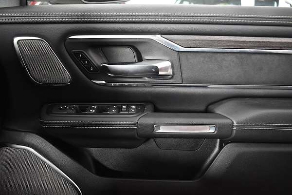 2025 RAM 1500 Laramie Sport Hurricane SO RamBox DT 4X4 SWB