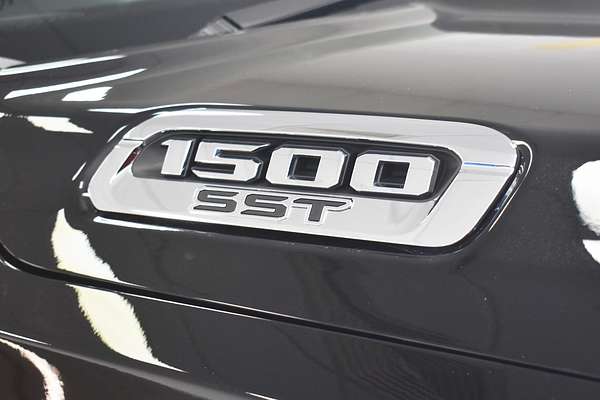 2025 RAM 1500 Laramie Sport Hurricane SO RamBox DT 4X4 SWB