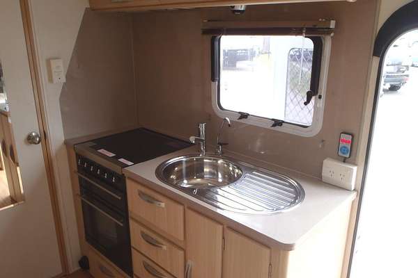 2011 Jayco Base Station 21.66-6.Ob