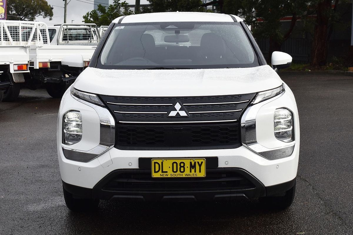 2024 Mitsubishi Outlander ES ZM