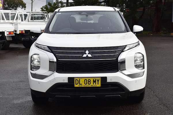2024 Mitsubishi Outlander ES ZM