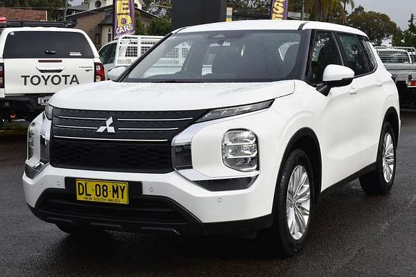 2024 Mitsubishi Outlander ES ZM