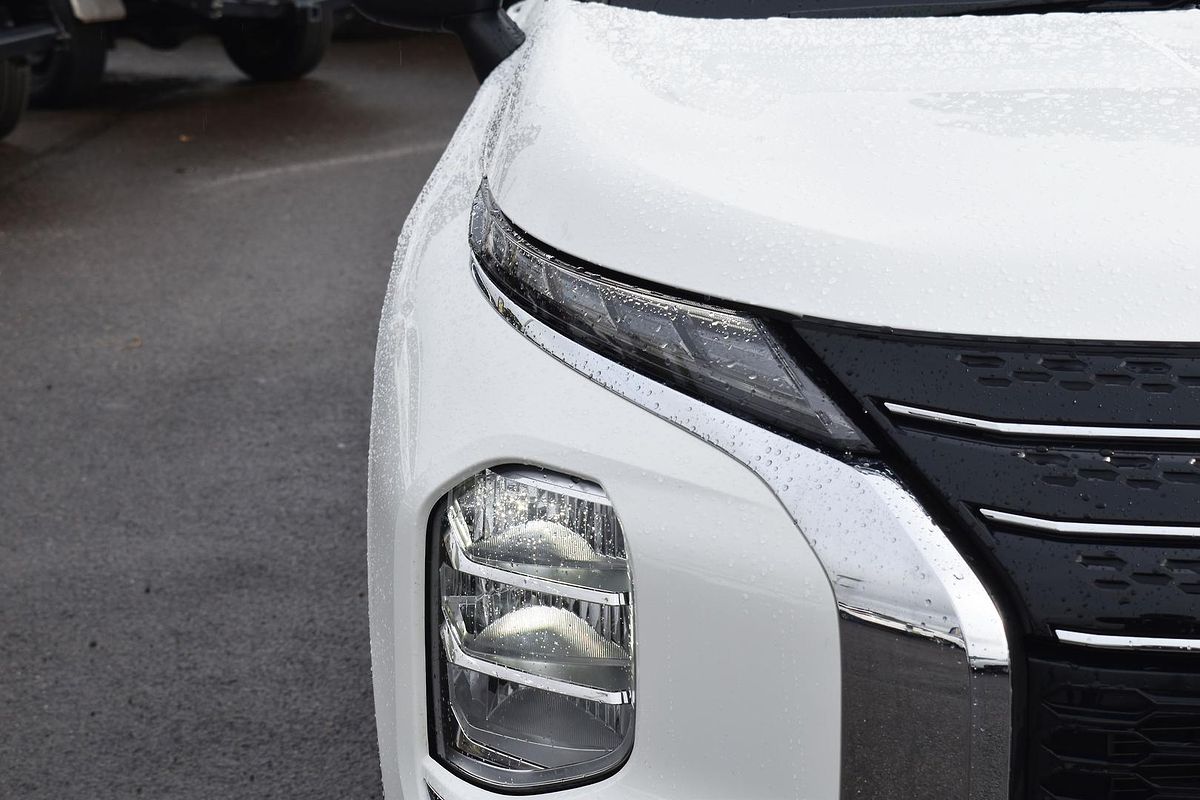 2024 Mitsubishi Outlander ES ZM