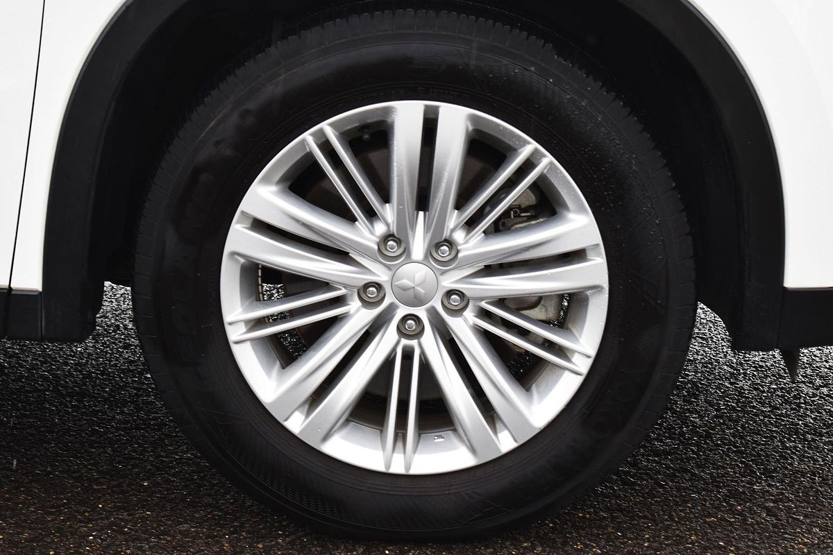2024 Mitsubishi Outlander ES ZM