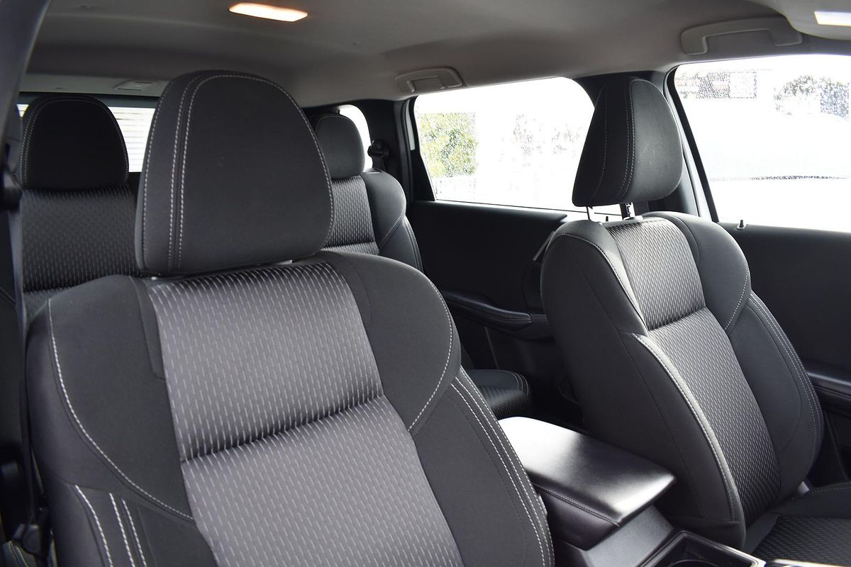 2024 Mitsubishi Outlander ES ZM