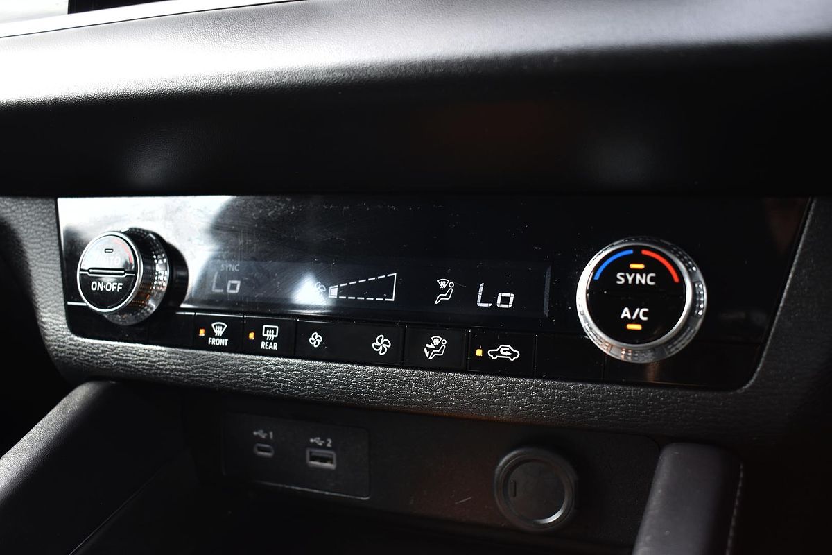 2024 Mitsubishi Outlander ES ZM