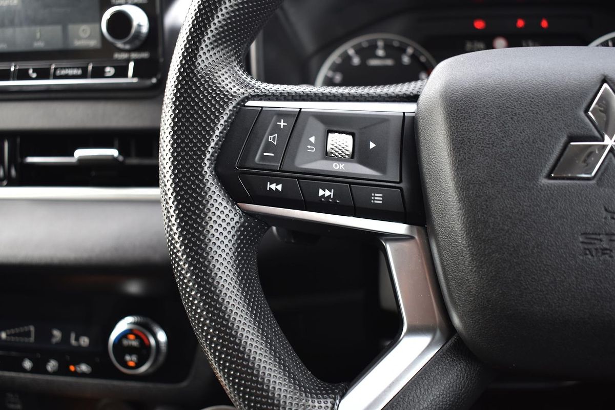 2024 Mitsubishi Outlander ES ZM