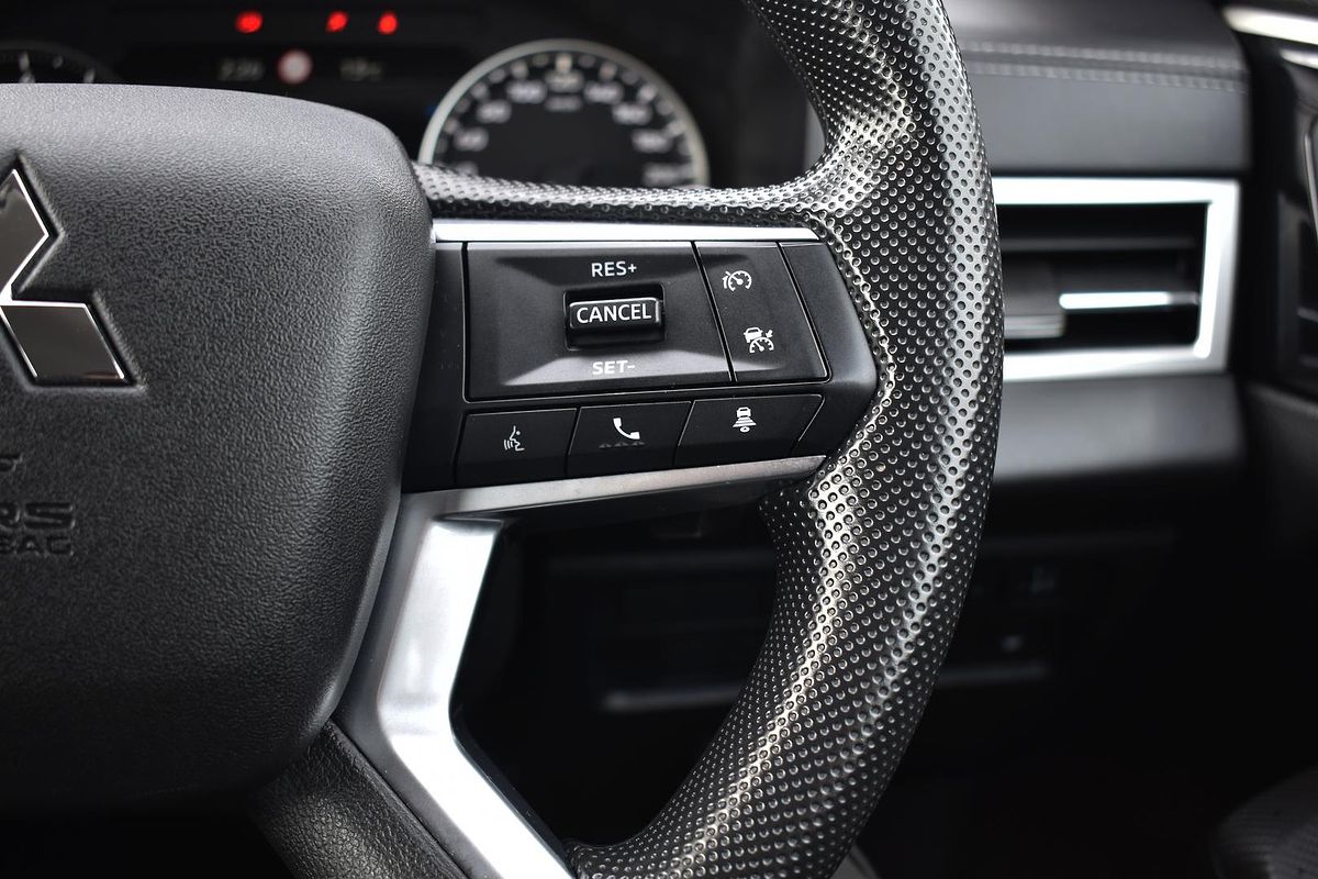 2024 Mitsubishi Outlander ES ZM