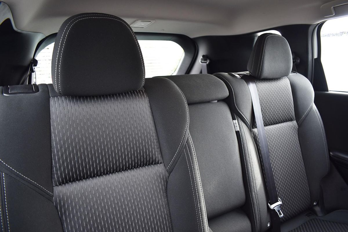 2024 Mitsubishi Outlander ES ZM