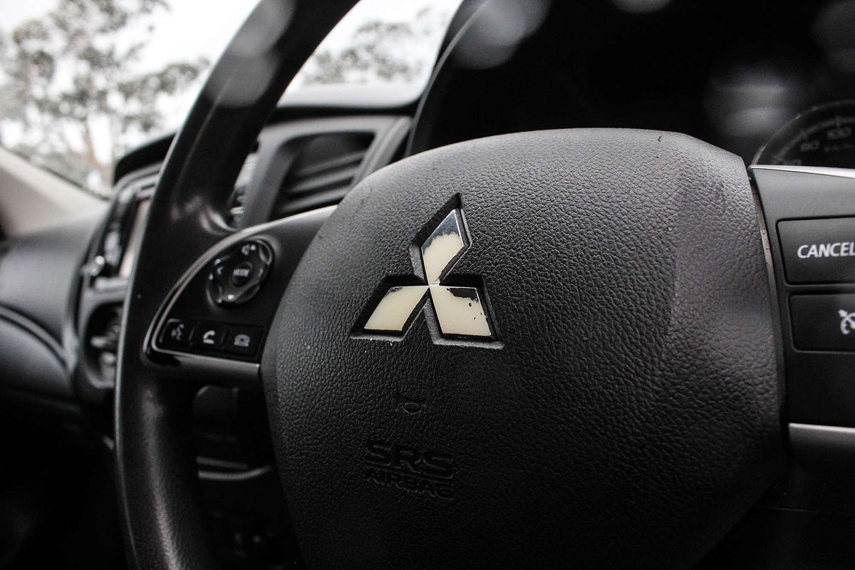 2019 Mitsubishi Triton GLX MR 4X4