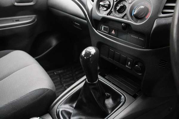 2019 Mitsubishi Triton GLX MR 4X4