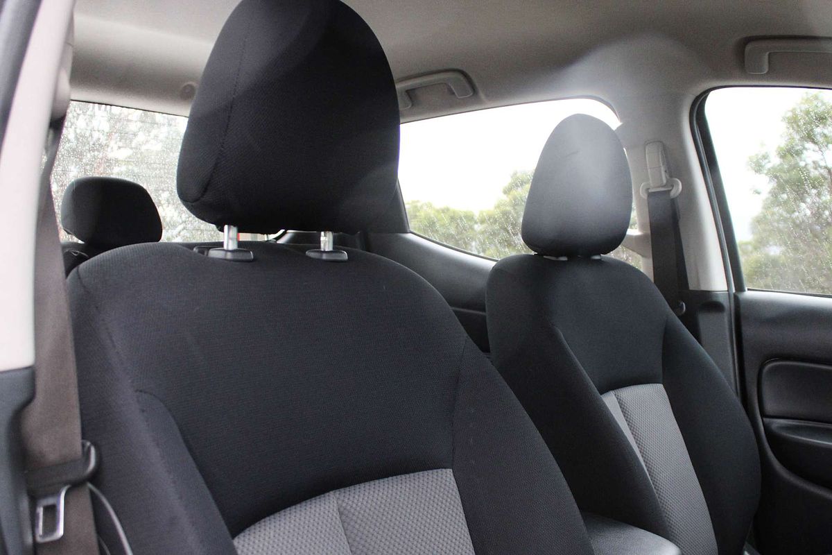 2019 Mitsubishi Triton GLX MR 4X4