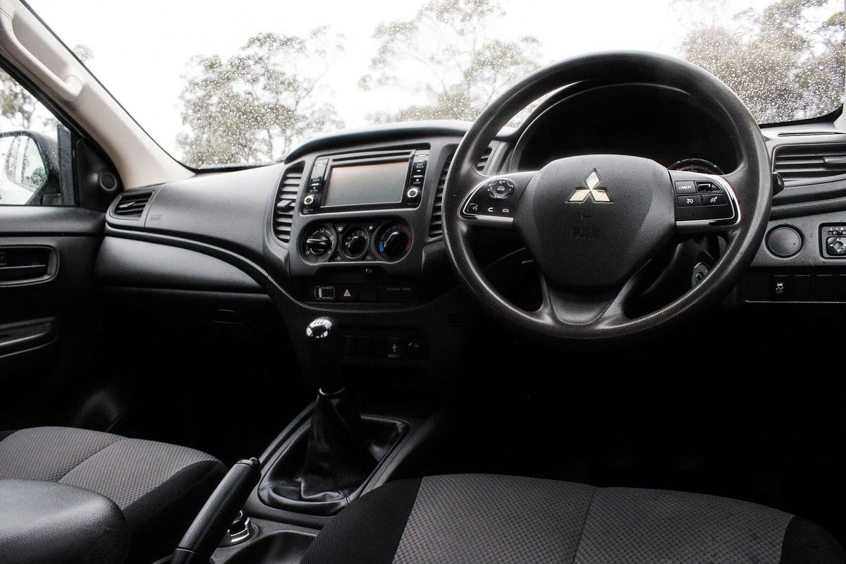 2019 Mitsubishi Triton GLX MR 4X4