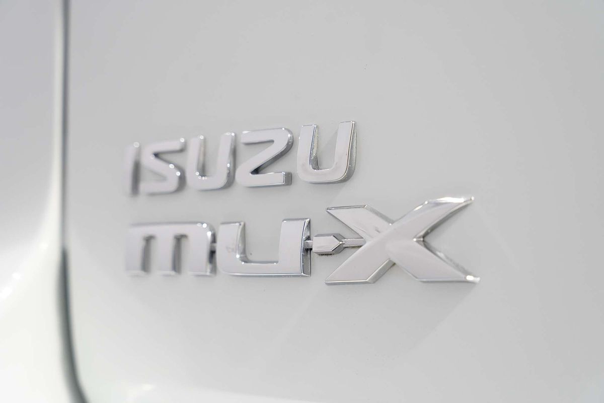 2019 Isuzu MU-X LS-M