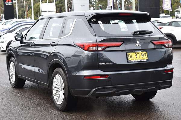 2024 Mitsubishi Outlander ES ZM
