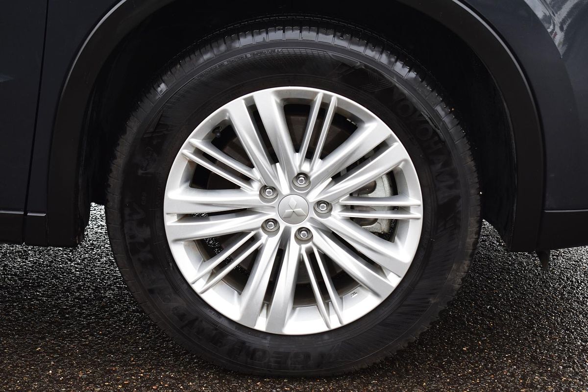 2024 Mitsubishi Outlander ES ZM
