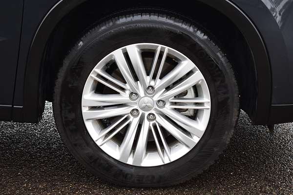 2024 Mitsubishi Outlander ES ZM