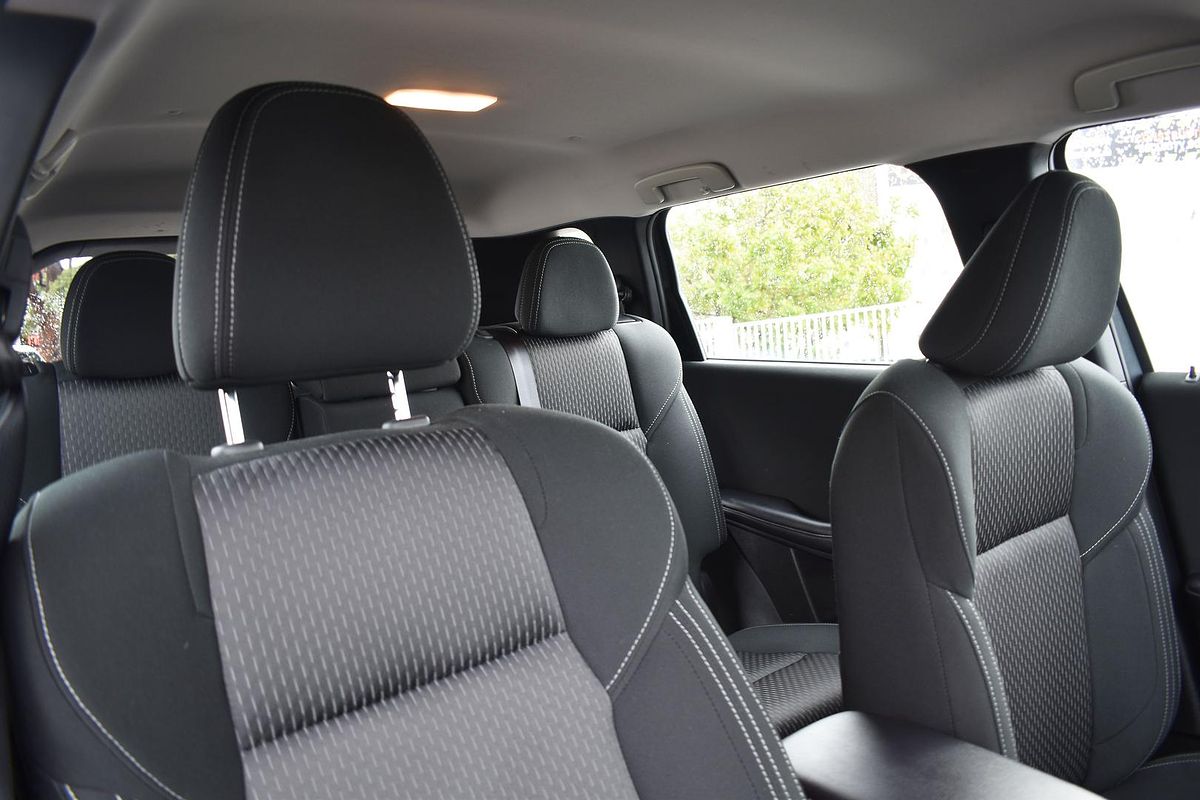 2024 Mitsubishi Outlander ES ZM