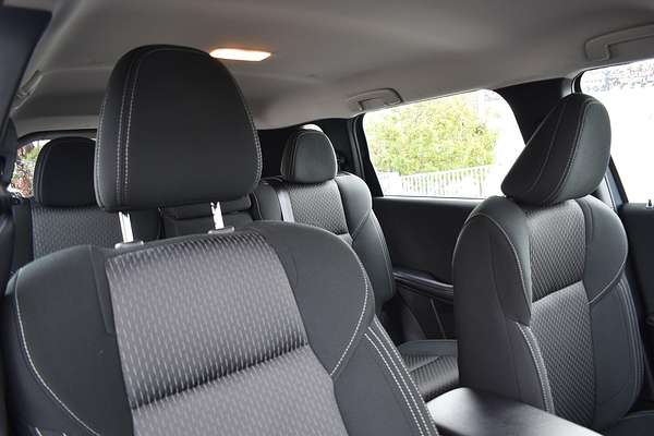 2024 Mitsubishi Outlander ES ZM