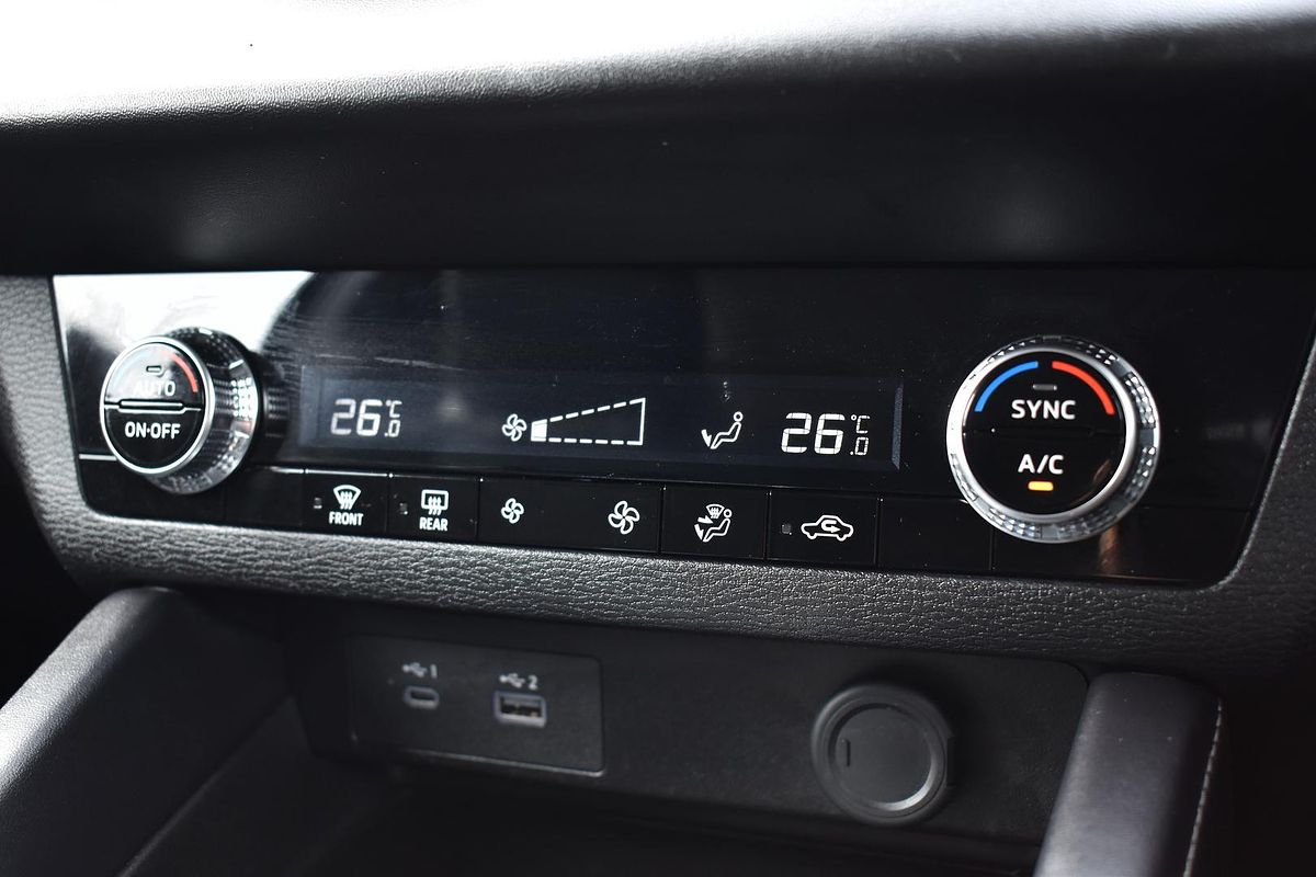2024 Mitsubishi Outlander ES ZM