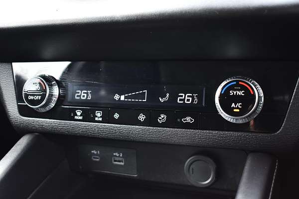 2024 Mitsubishi Outlander ES ZM