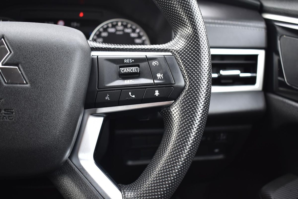 2024 Mitsubishi Outlander ES ZM