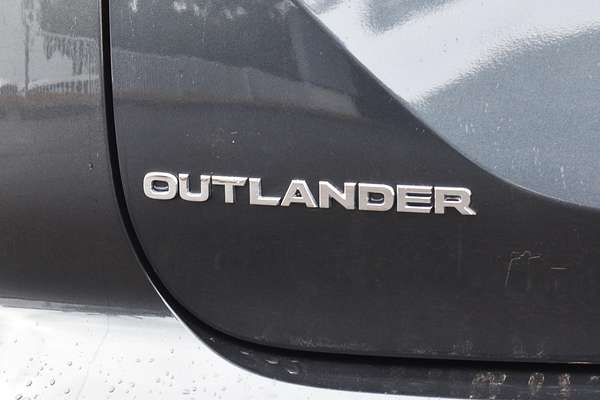 2024 Mitsubishi Outlander ES ZM